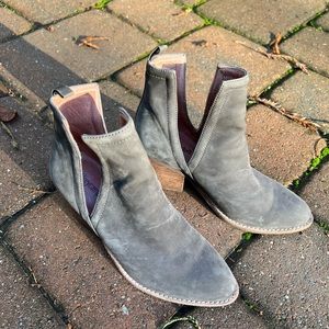 Jeffrey Campbell chunky heels western boot. Sassy & Sexy. Gently worn. Clean.
